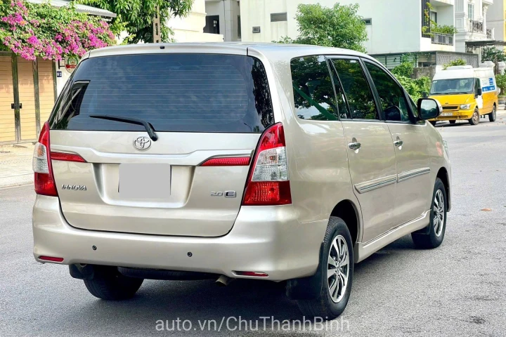 Toyota Innova 2015