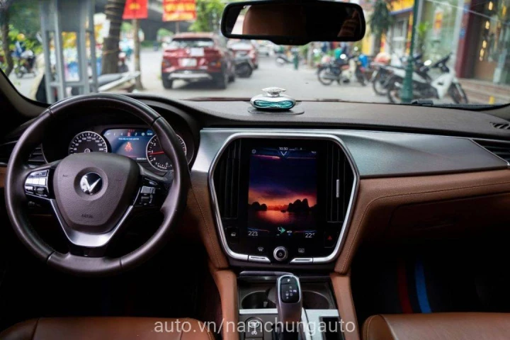 VinFast Lux A2.0 Premium 2021
