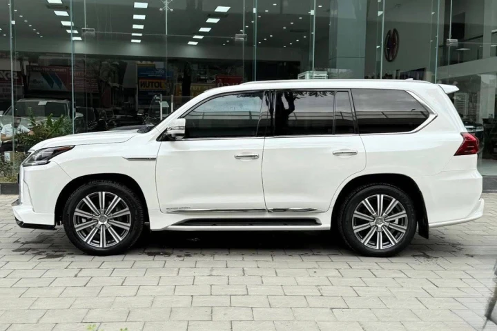 Lexus LX 2016