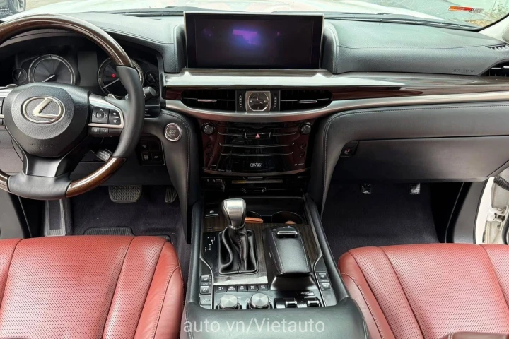 Lexus LX 2016
