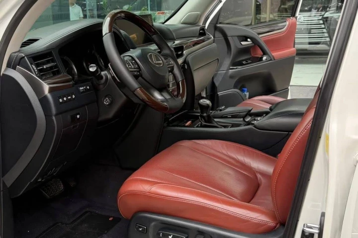 Lexus LX 2016