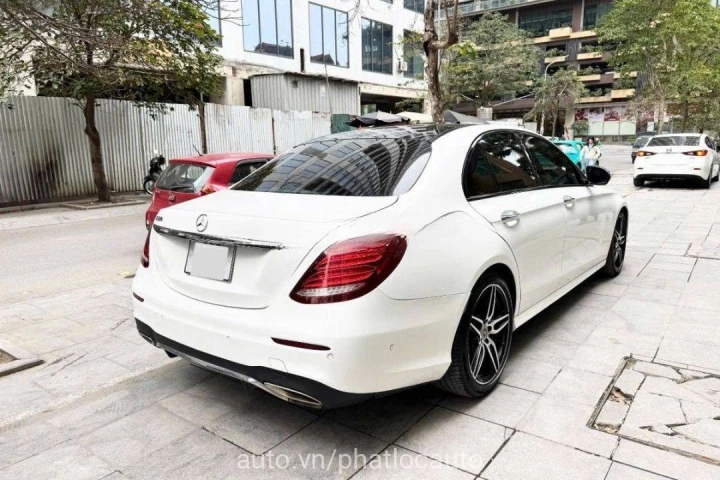 Mercedes-Benz E-Class E300 2017