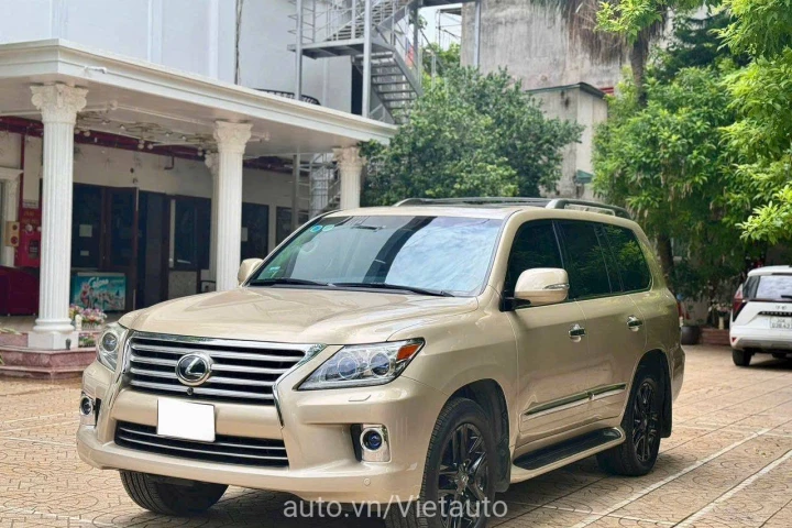 Lexus LX 2015