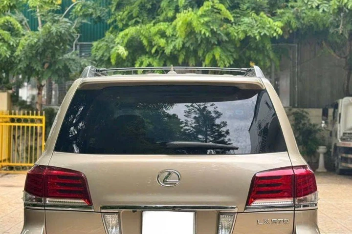 Lexus LX 2015