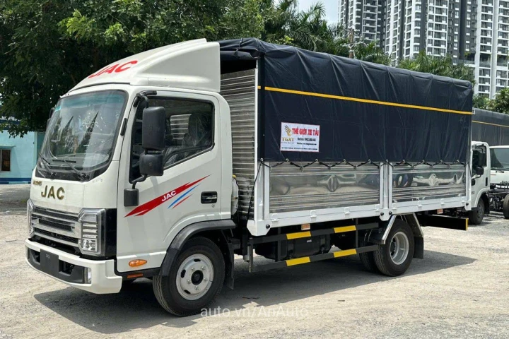 JAC Xe tải thùng 2025