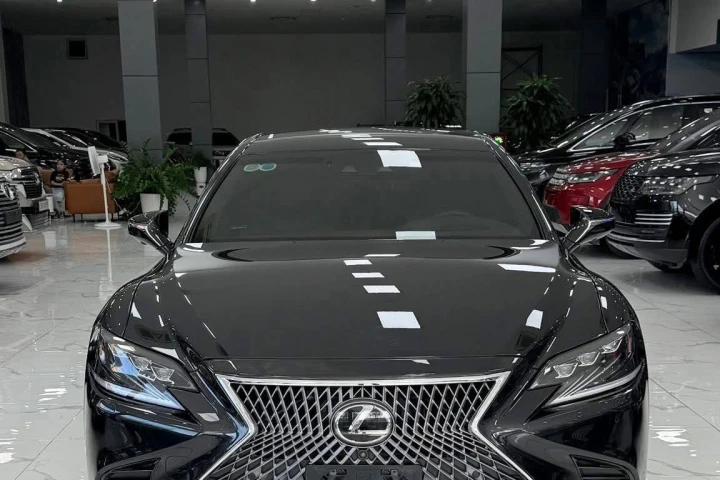 Lexus LS 2019