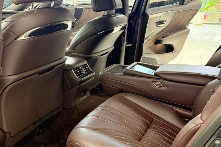 Lexus LS 2019