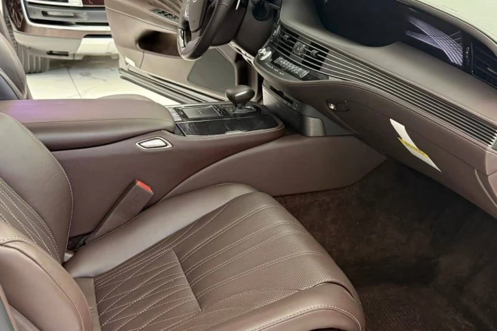 Lexus LS 2019