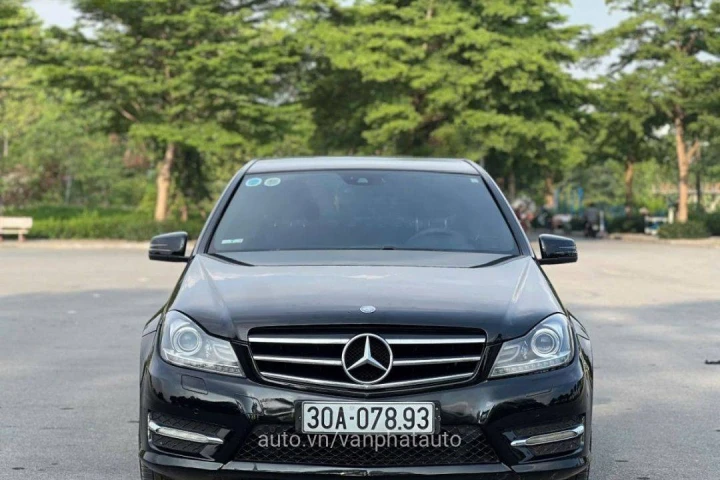 Mercedes-Benz C-Class C200 2013