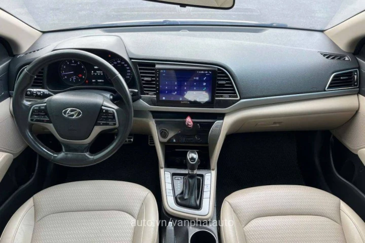 Hyundai Elantra 2.0 AT 2019