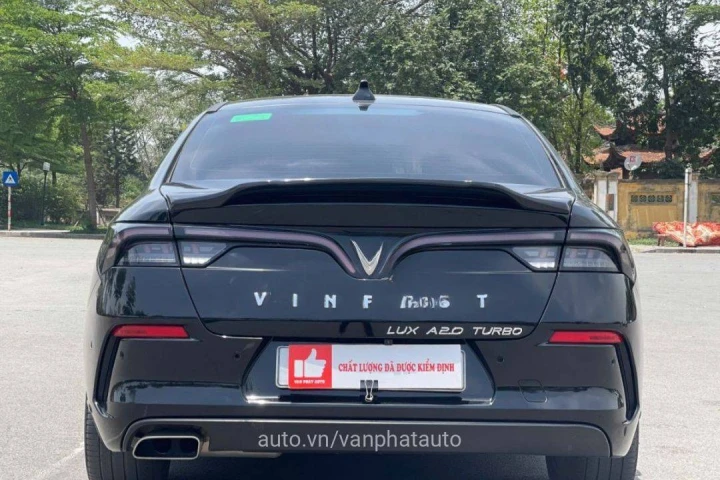 VinFast Lux A2.0 2021