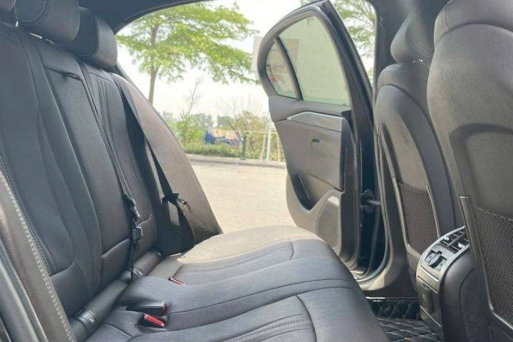 VinFast Lux A2.0 2021