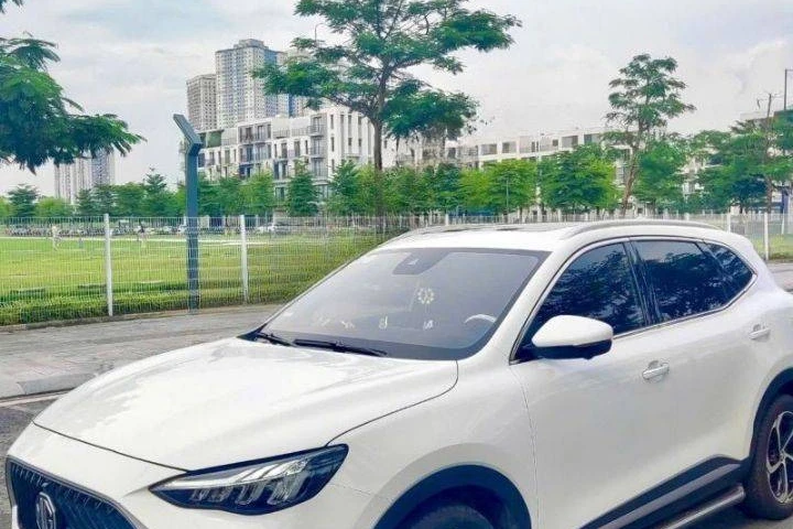 MG HS 2023