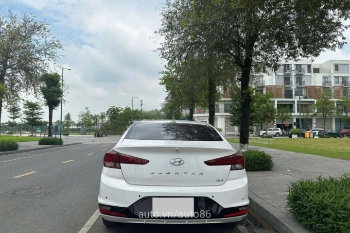 Hyundai Elantra 2021