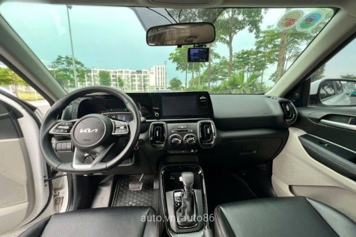 Kia Sonet 1.5 Deluxe 2022