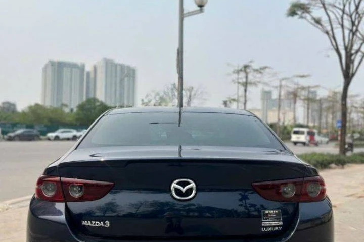 Mazda 3 1.5L Luxury 2022
