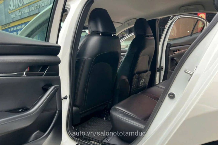 Mazda 3 1.5L Luxury 2022