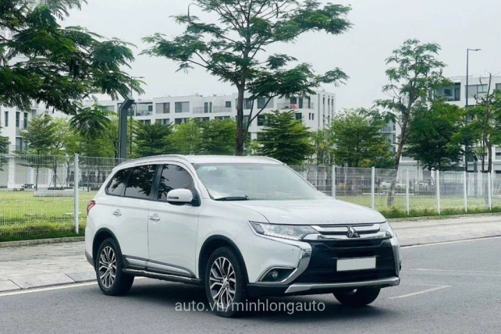 Mitsubishi Outlander 2.0 CVT Standard 2018