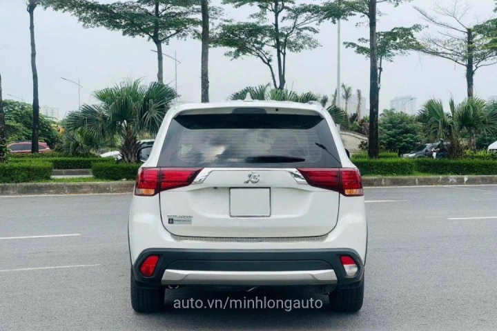 Mitsubishi Outlander 2.0 CVT Standard 2018