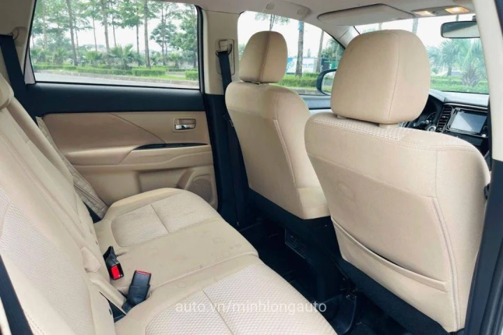 Mitsubishi Outlander 2.0 CVT Standard 2018