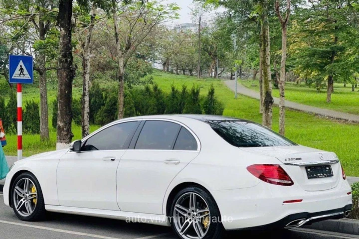 Mercedes-Benz E-Class E300 2017
