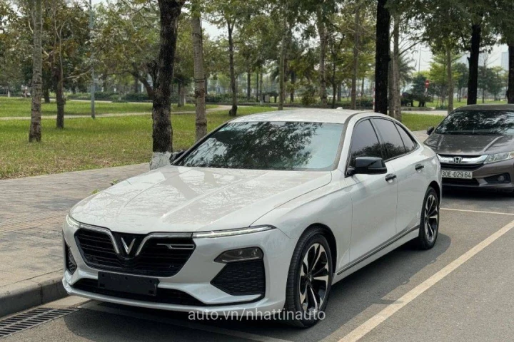 VinFast Lux A2.0 2021