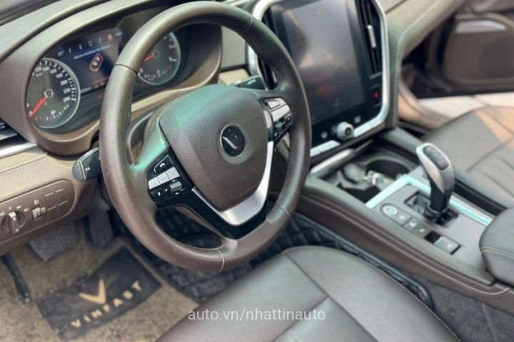 VinFast Lux A2.0 2021