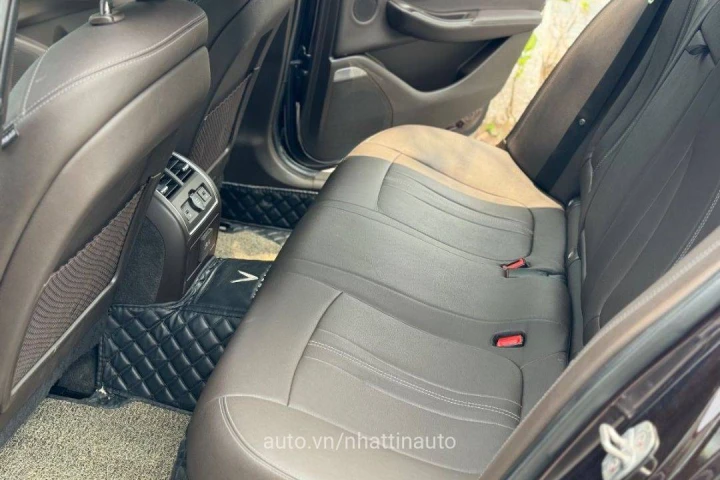 VinFast Lux A2.0 2021