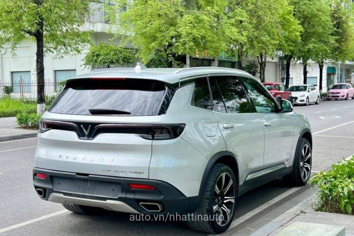VinFast Lux SA2.0 Premium 2019