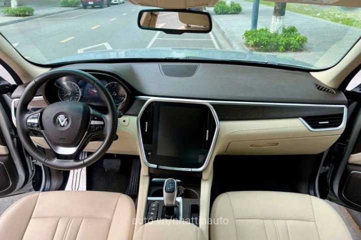 VinFast Lux SA2.0 Premium 2019