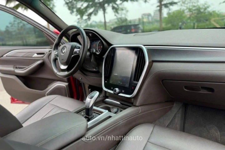 VinFast Lux SA2.0 2019