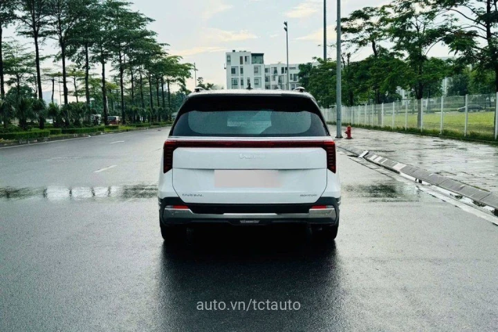 Kia Carnival Signature Dầu 2024
