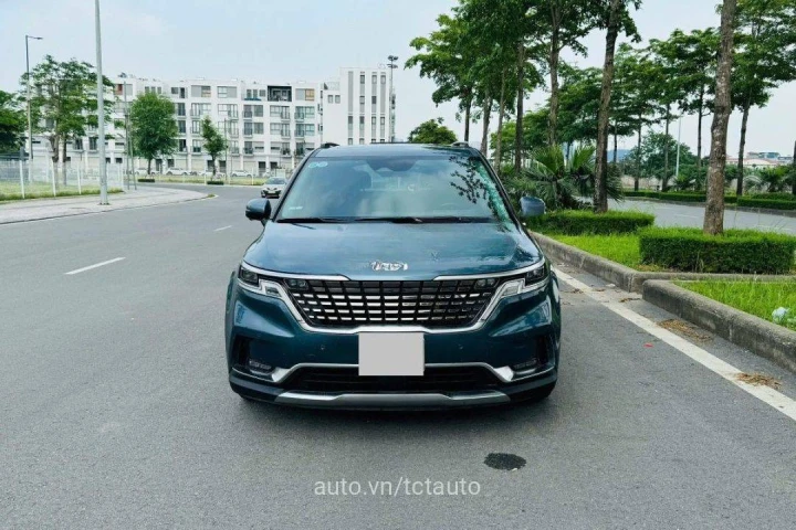 Kia Carnival Signature Dầu 2023