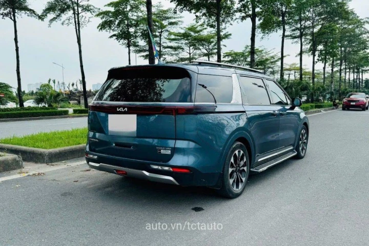 Kia Carnival Signature Dầu 2023