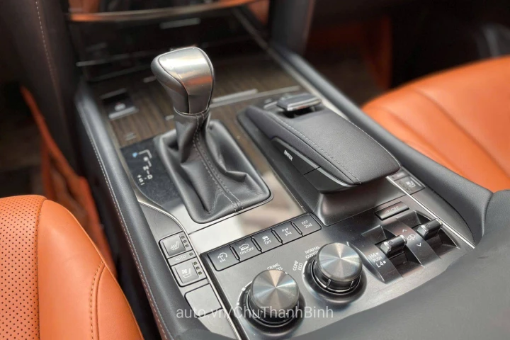 Lexus LX 2018