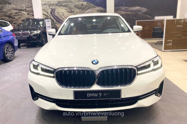 BMW 5 Series 2023