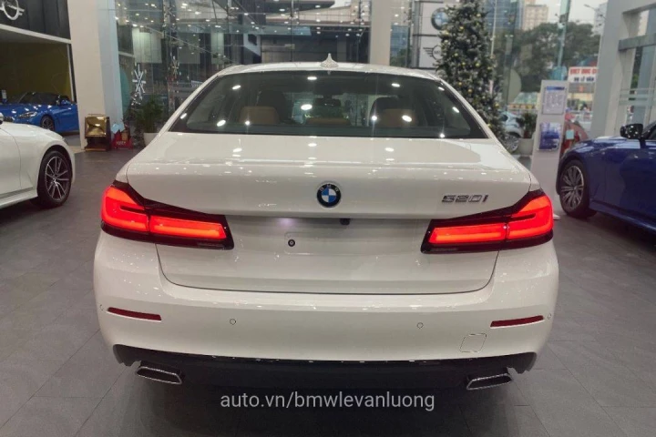BMW 5 Series 2023