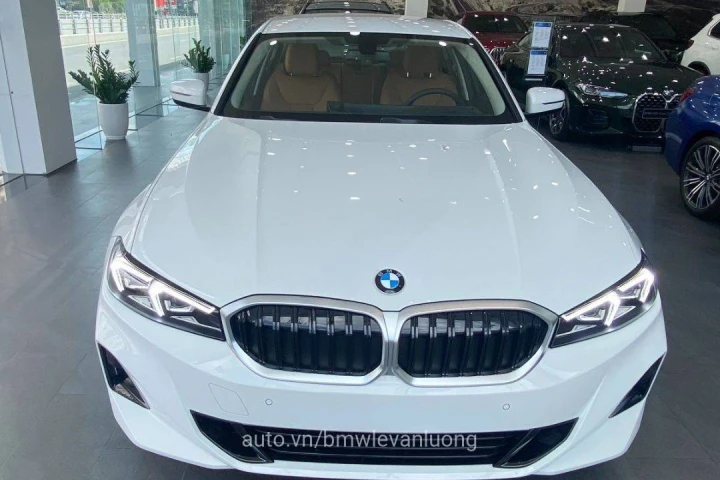 BMW 3 Series 320i Sportline 2024