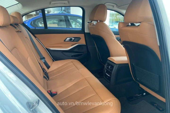 BMW 3 Series 320i Sportline 2024