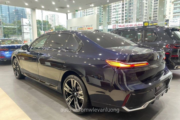 BMW 7 Series 735i M Sport 2024