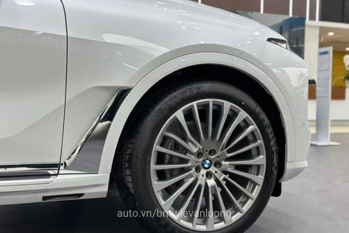 BMW X Series X7 2024