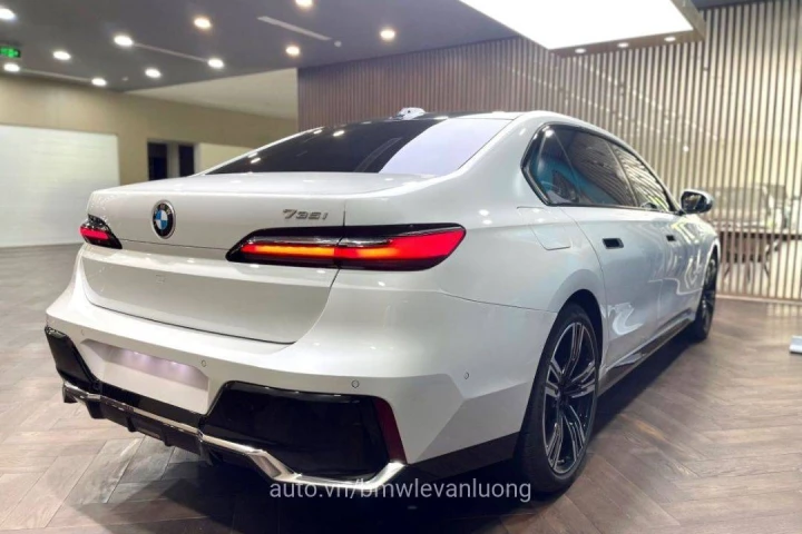 BMW 7 Series 735i M Sport 2024