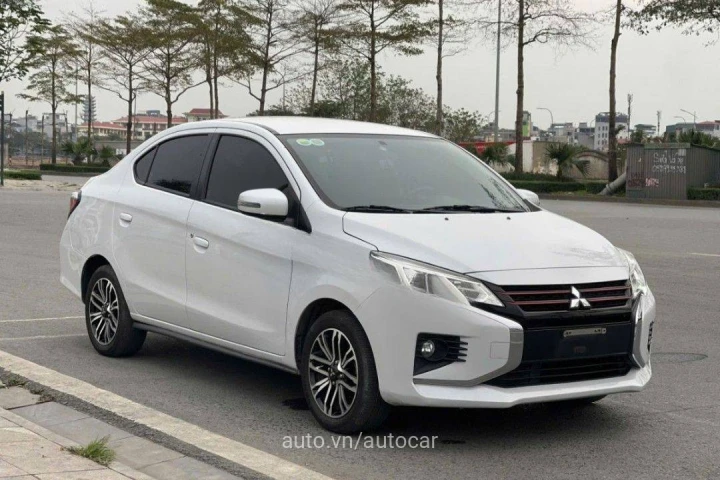 Mitsubishi Attrage CVT Premium 2022