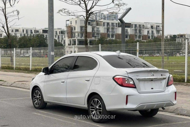 Mitsubishi Attrage CVT Premium 2022
