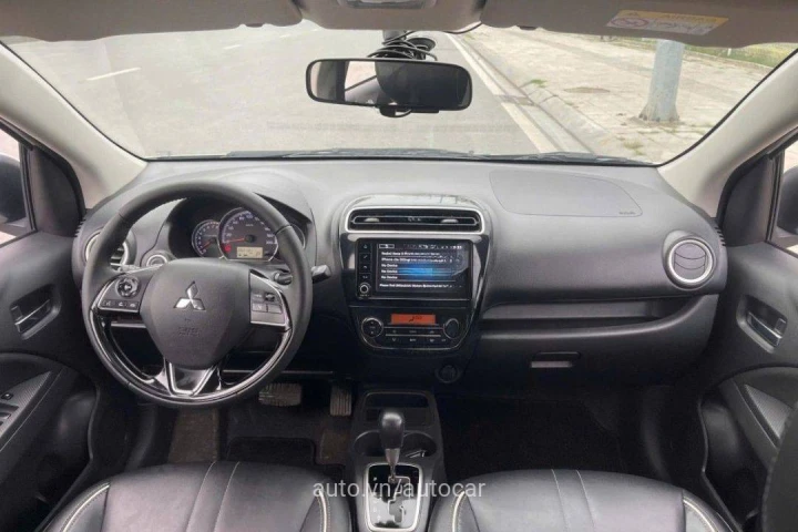 Mitsubishi Attrage CVT Premium 2022