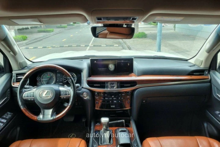 Lexus LX 2016