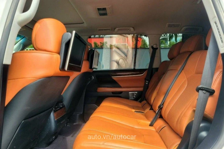 Lexus LX 2016