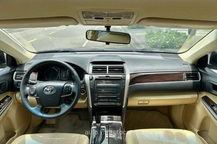 Toyota Camry 2019
