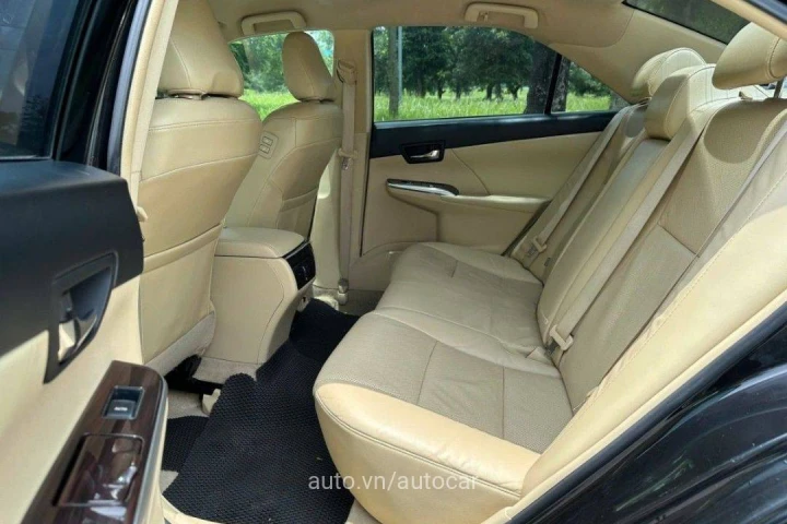 Toyota Camry 2019