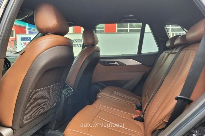VinFast Lux SA2.0 Premium 2021